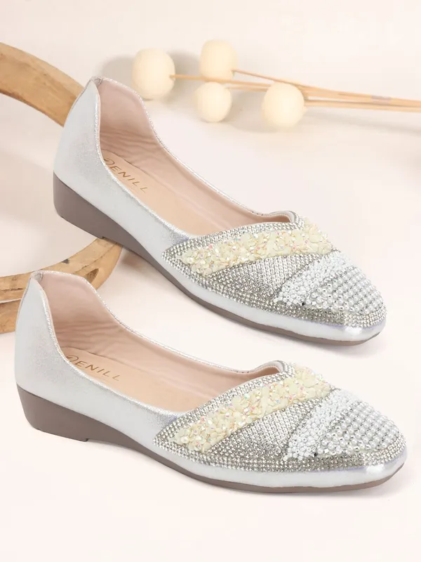 Silver_Synthetic_Leather_Party_Slip_On_Bellies_For_Women