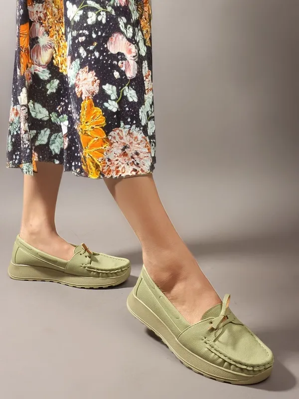 Green_Synthetic_Leather_Loafers_For_Women