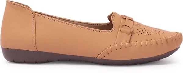 Beige_Synthetic_Leather_Flats_For_Women
