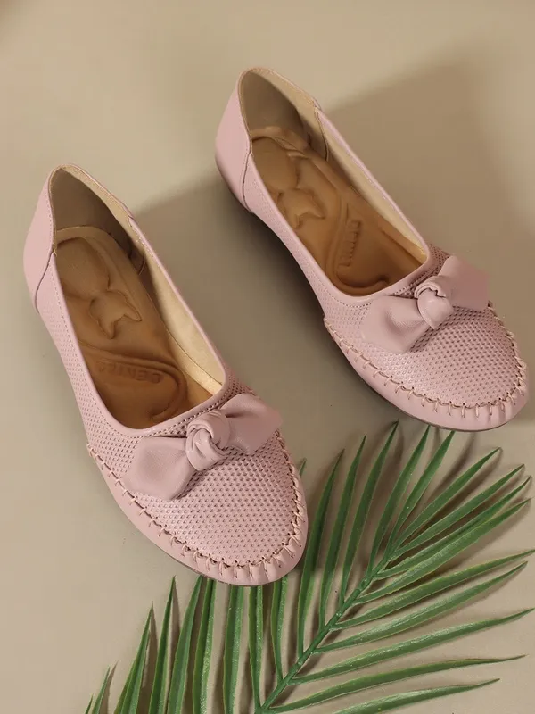 Pink_Synthetic_Leather_Flats_For_Women