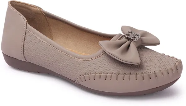 Grey_Synthetic_Leather_Flats_For_Women