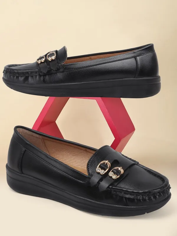Black_Synthetic_Leather_Bellies_For_Women