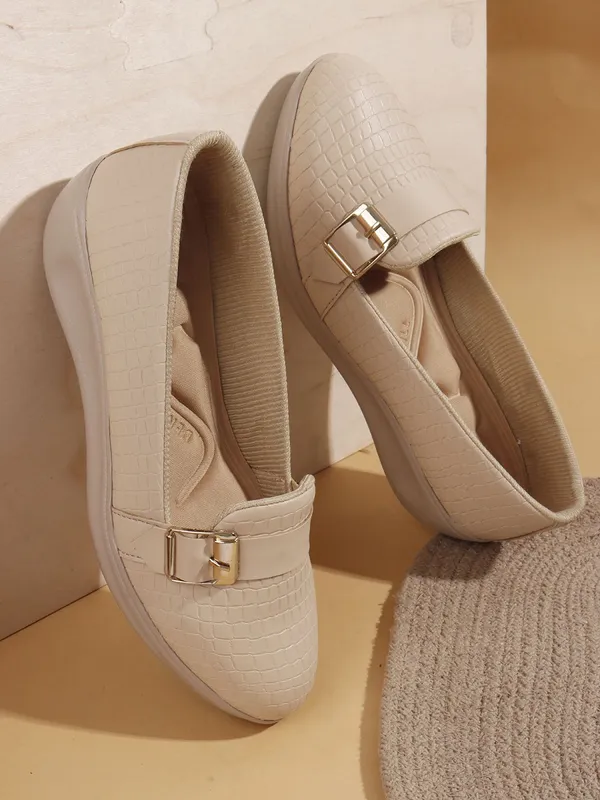 Beige_Synthetic_Leather_Loafers_For_Women