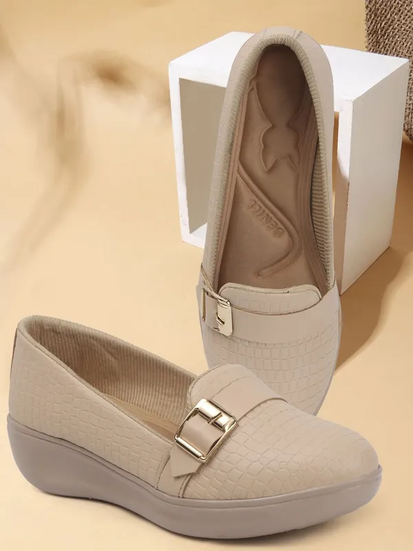 Beige_Synthetic_Leather_Loafers_For_Women