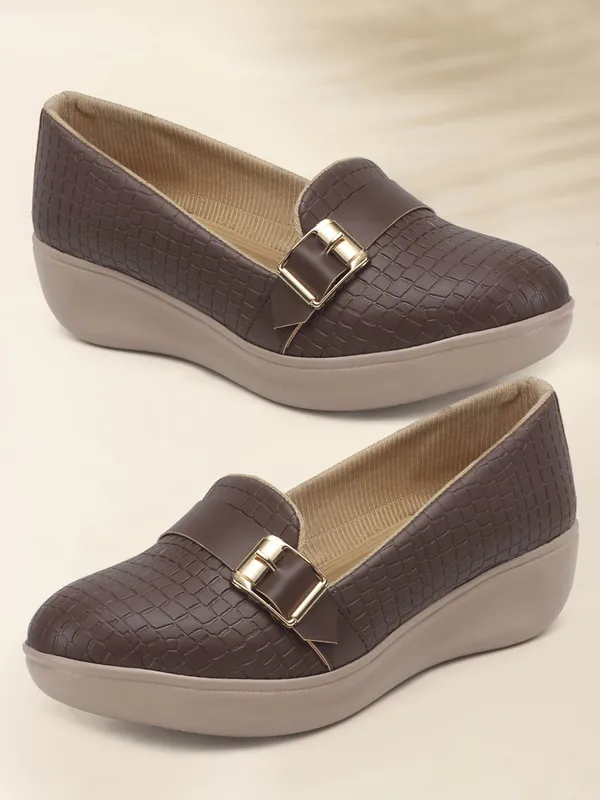 Brown_Synthetic_Leather_Loafers_For_Women