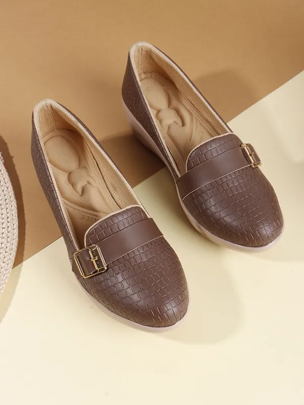 Brown_Synthetic_Leather_Casual_Slip_On_Loafers_For_Women