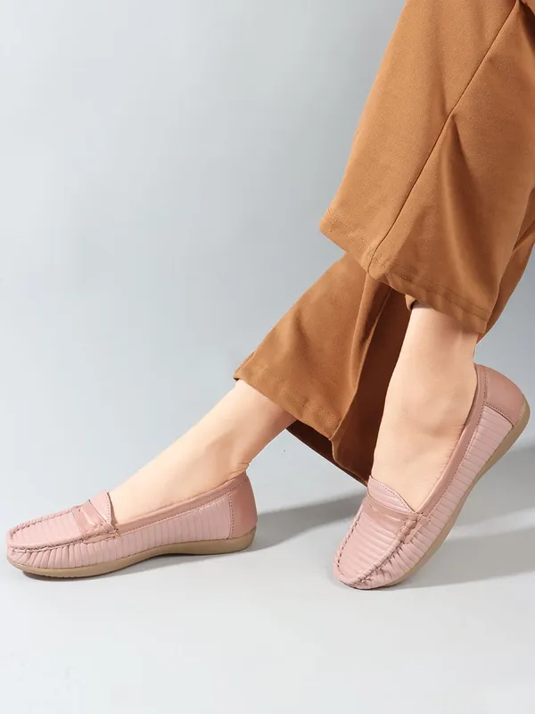 Pink_Synthetic_Leather_Loafers_For_Women