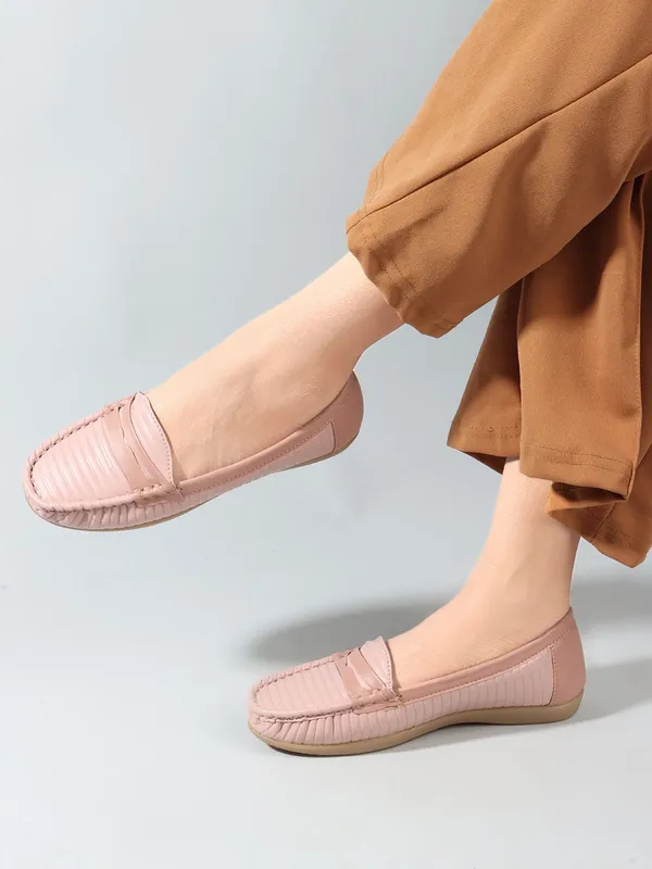 Pink_Synthetic_Leather_Loafers_For_Women