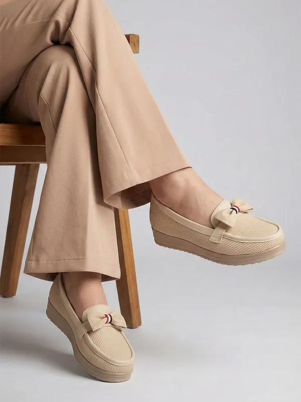 Beige_Synthetic_Leather_Flats_For_Women