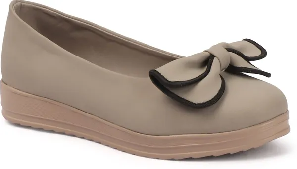 Grey_Synthetic_Leather_Flats_For_Women