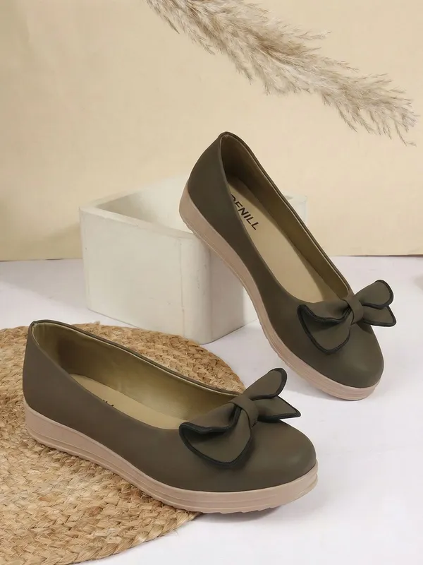 Green_Synthetic_Leather_Flats_For_Women