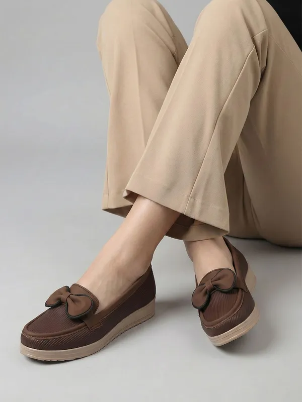 Brown_Synthetic_Leather_Flats_For_Women