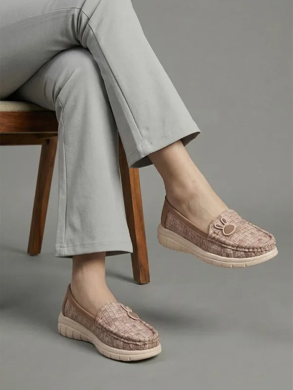 Beige_Synthetic_Leather_Casual_For_Women