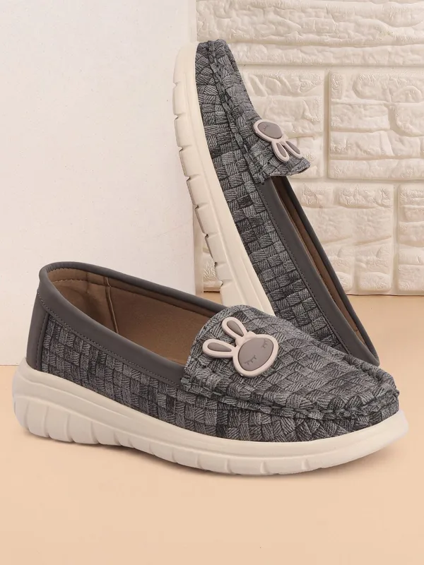 Grey_Synthetic_Leather_Casual_For_Women