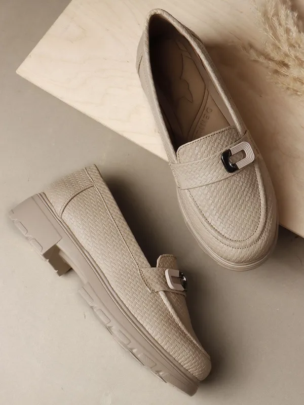 Beige_Synthetic_Leather_Bellies_For_Women