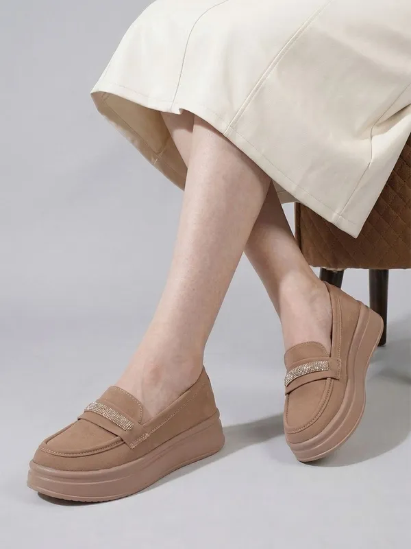 Beige_Synthetic_Leather_Bellies_For_Women