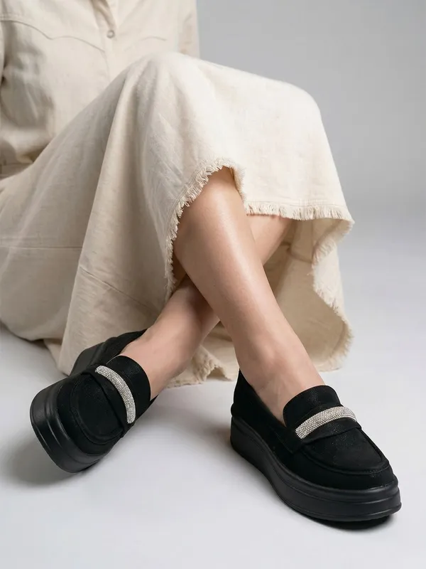 Black_Synthetic_Leather_Bellies_For_Women