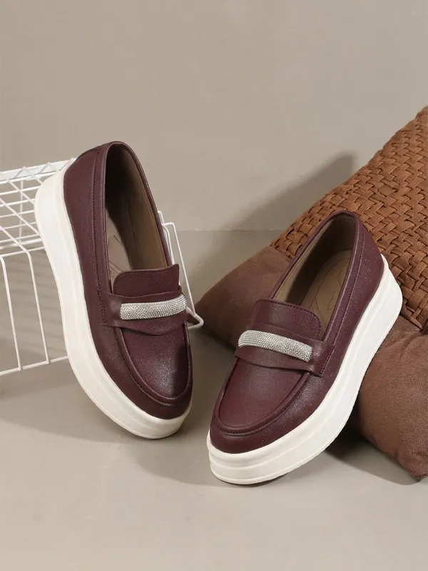 Maroon_Synthetic_Leather_Bellies_For_Women