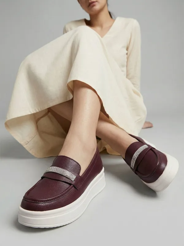 Maroon_Synthetic_Leather_Bellies_For_Women
