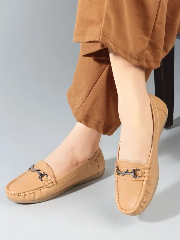 Beige_Synthetic_Leather_Casual_Loafers_For_Women