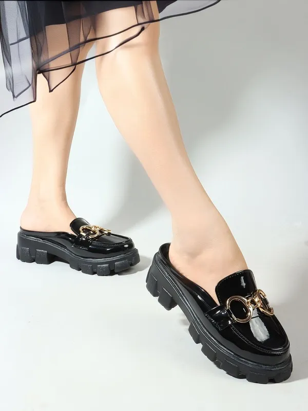Black_Synthetic_Leather_Heels_For_Women
