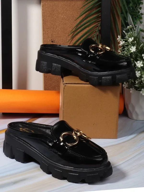 Black_Synthetic_Leather_Heels_For_Women