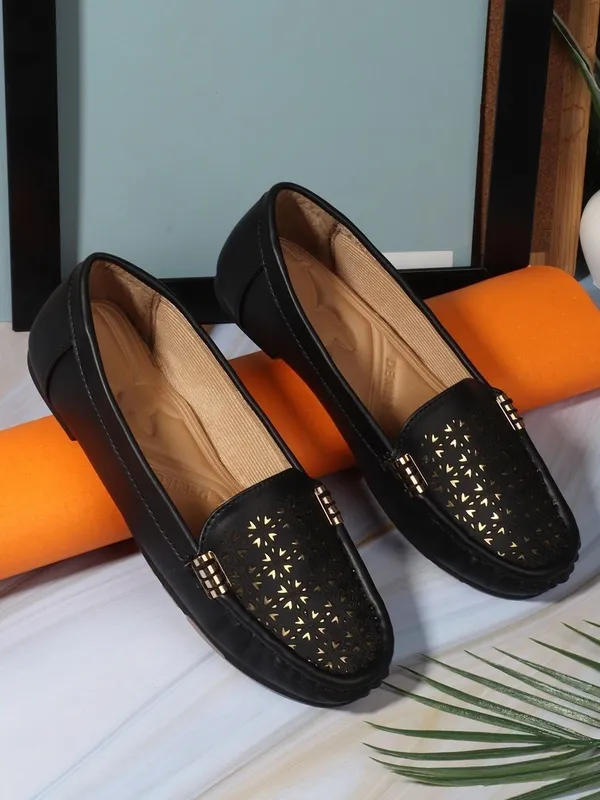 Black_Synthetic_Leather_Bellies_For_Women