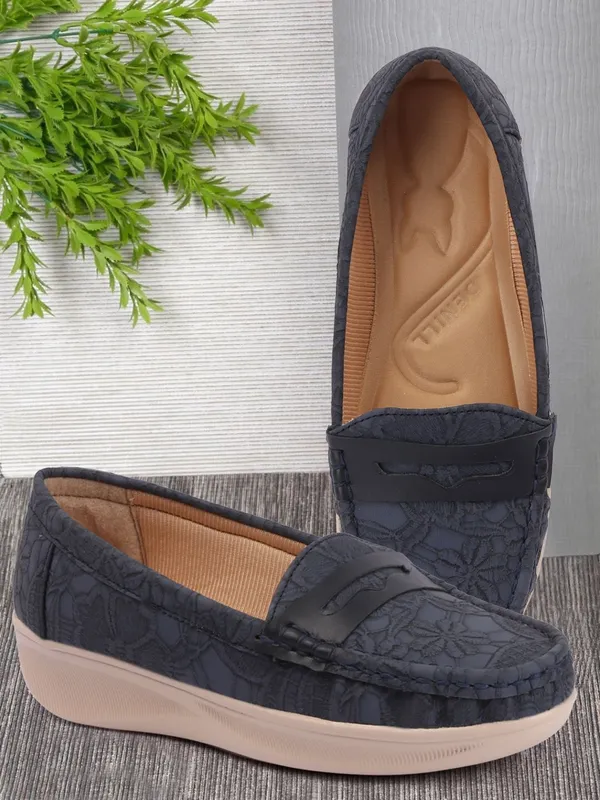 Blue_Synthetic_Leather_Flats_For_Women
