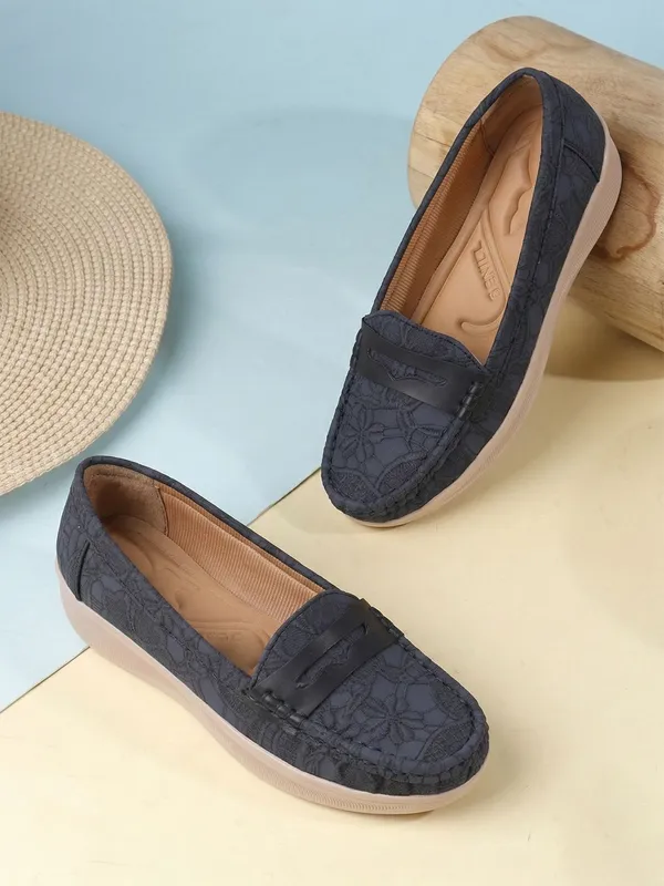 Blue_Synthetic_Leather_Flats_For_Women