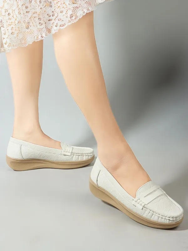 Beige_Synthetic_Leather_Sandal_For_Women