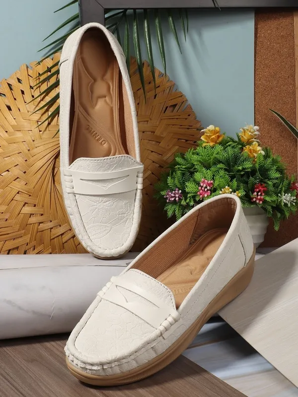 Beige_Synthetic_Leather_Sandal_For_Women