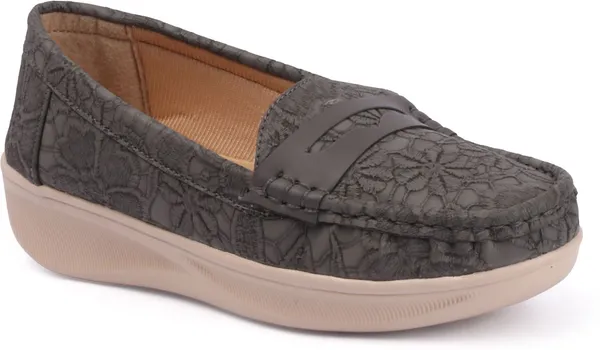 Grey_Synthetic_Leather_Flats_For_Women