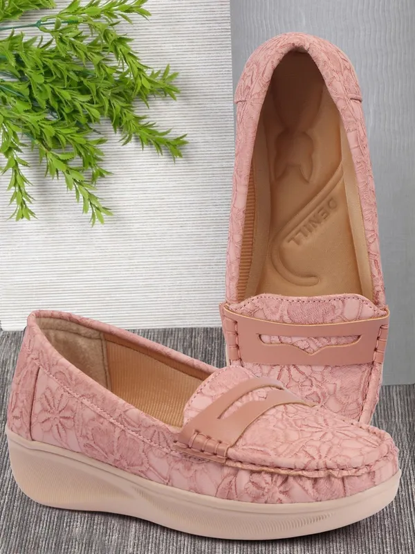 Pink_Synthetic_Leather_Flats_For_Women