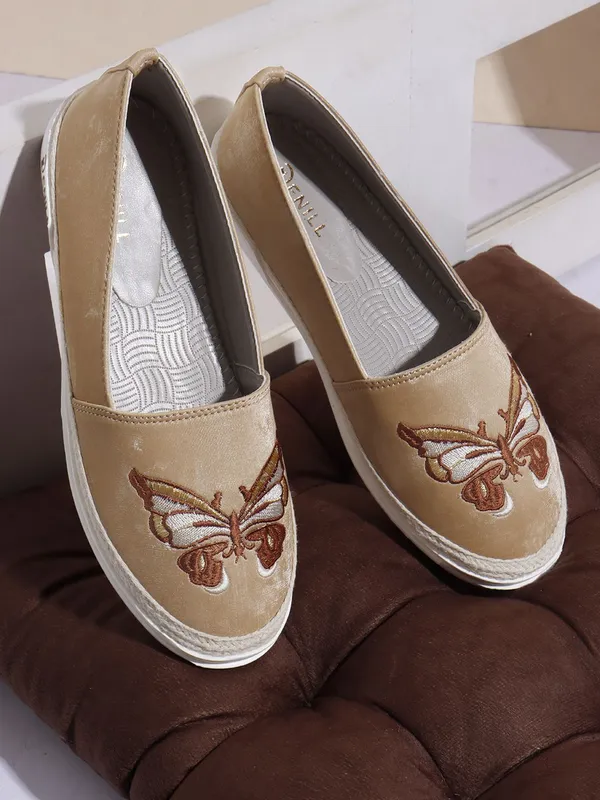 Beige_Synthetic_Leather_Casual_Slip_On_Bellies_For_Women