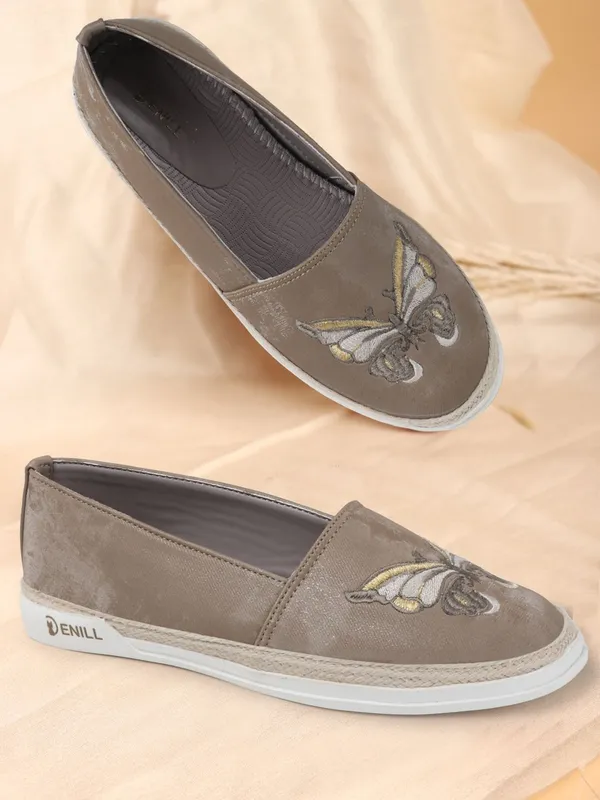 Grey_Synthetic_Leather_Casual_Slip_On_Bellies_For_Women