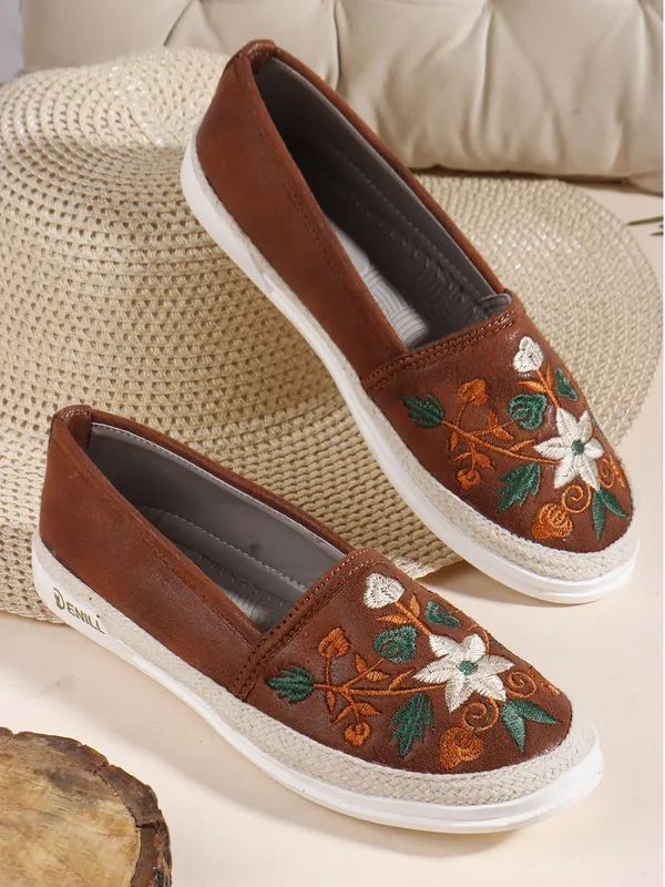 Brown_Synthetic_Leather_Casual_Slip_On_Bellies_For_Women