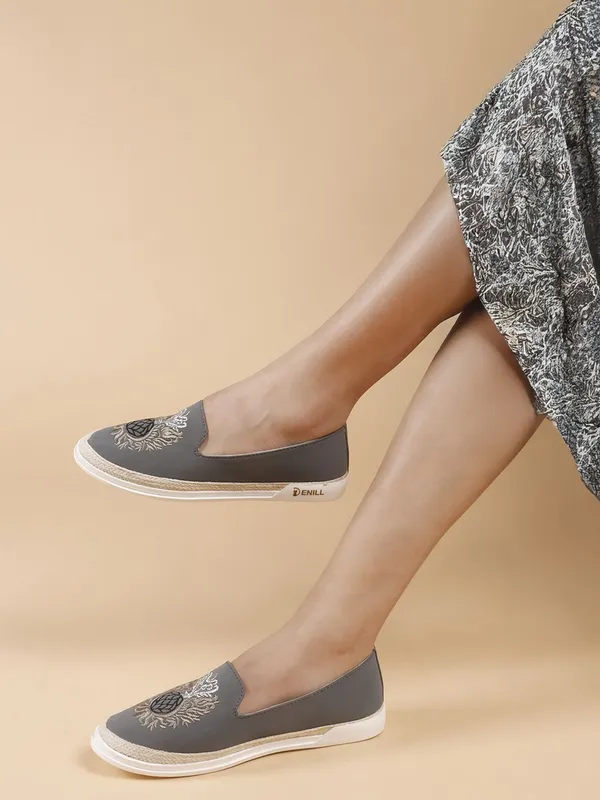 Grey_Synthetic_Leather_Casual_Slip_On_Bellies_For_Women