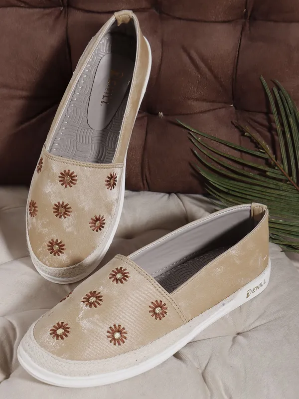 Beige_Synthetic_Leather_Bellies_For_Women