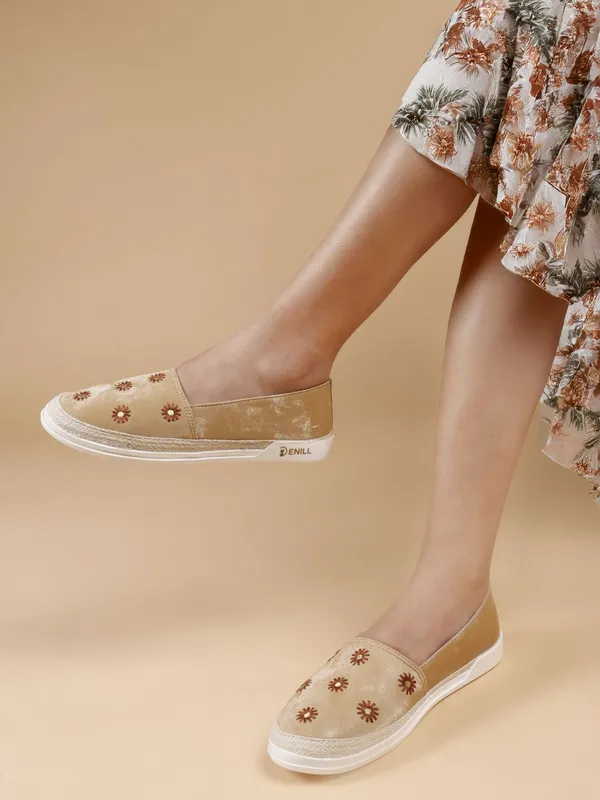 Beige_Synthetic_Leather_Casual_Slip_On_Bellies_For_Women