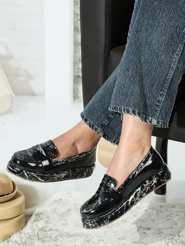 Black_Patent_Leather_Casual_Slip_On_Loafers_For_Women