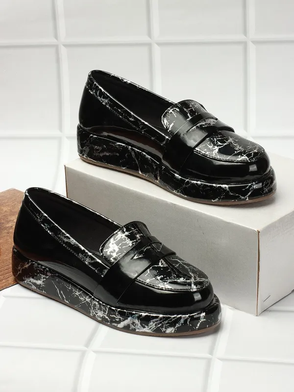 Black_Patent_Leather_Casual_Slip_On_Loafers_For_Women