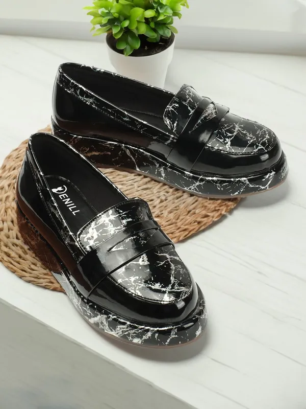 Black_Patent_Leather_Casual_Slip_On_Loafers_For_Women