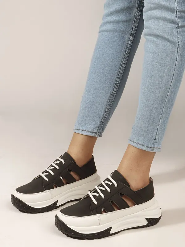Black_Synthetic_Leather_Sneakers_For_Women