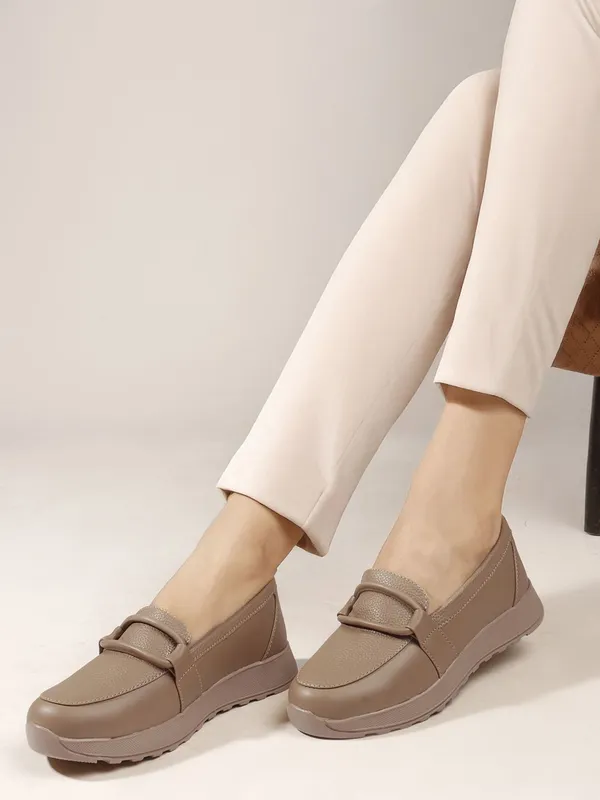 Beige_Synthetic_Leather_Casual_Lace_Up_Sneakers_For_Women