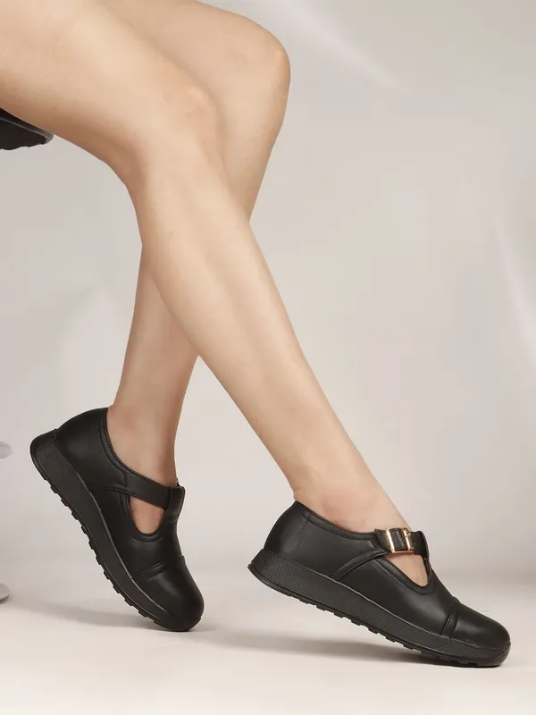Black_Synthetic_Leather_Casual_Lace_Up_Sneakers_For_Women