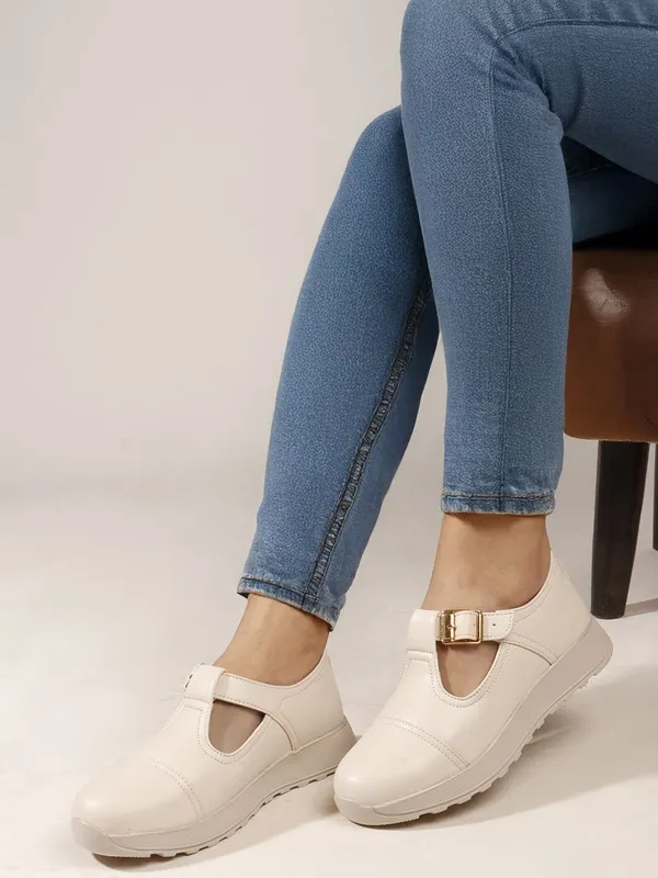 Beige_Synthetic_Leather_Sneakers_For_Women