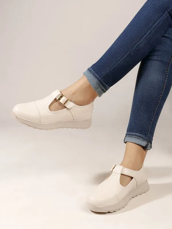 Cream_Synthetic_Leather_Casual_Lace_Up_Sneakers_For_Women