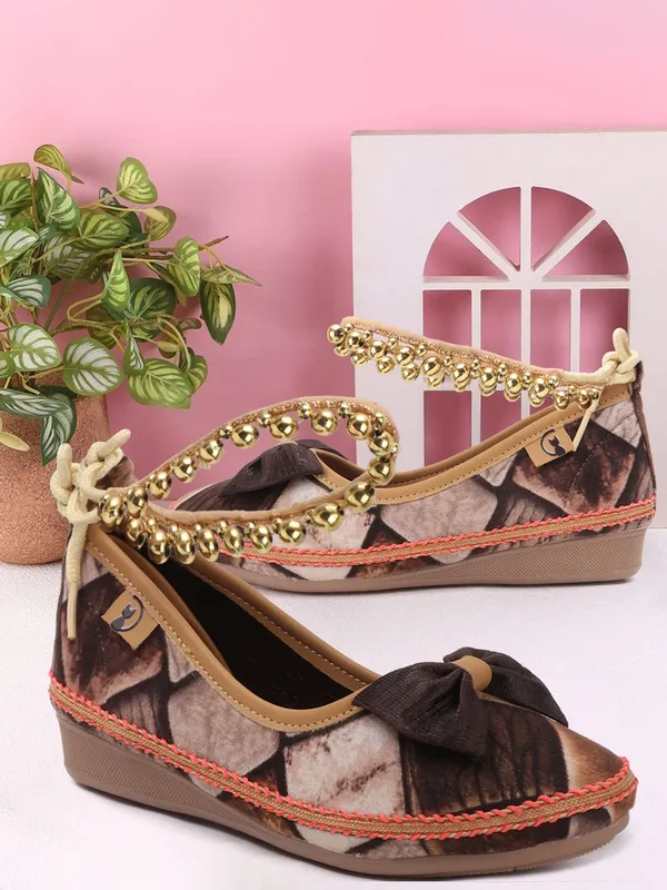 Beige_Fabric_Flats_For_Women