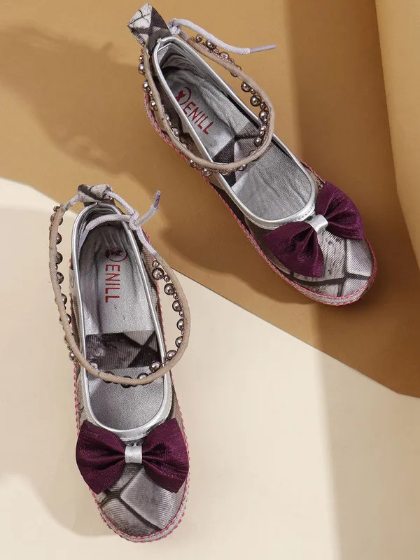 Silver_Fabric_Flats_For_Women