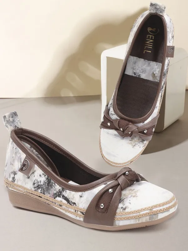 Brown_Fabric_Flats_For_Women